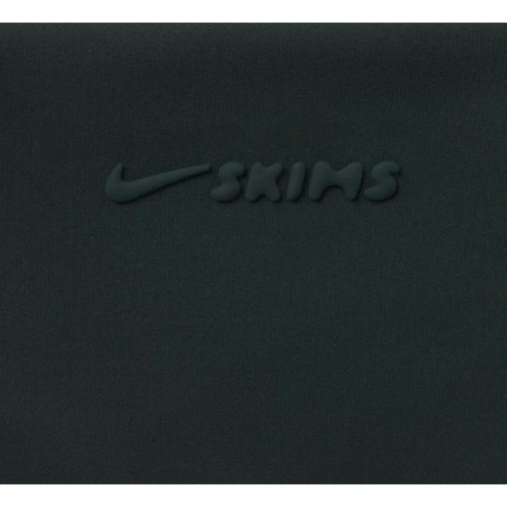 SKIMS design opaque hand